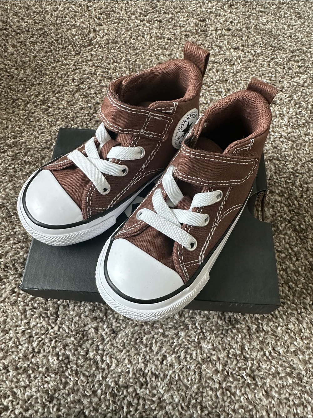 BNWT Kids Converse